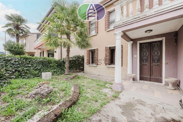 casa indipendente in vendita a Martellago in zona Maerne