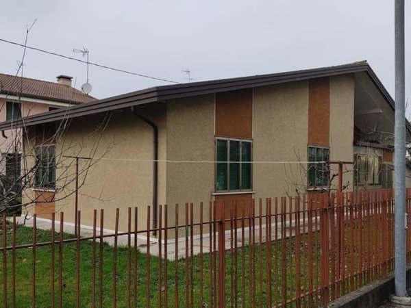 casa indipendente in vendita a Martellago in zona Olmo
