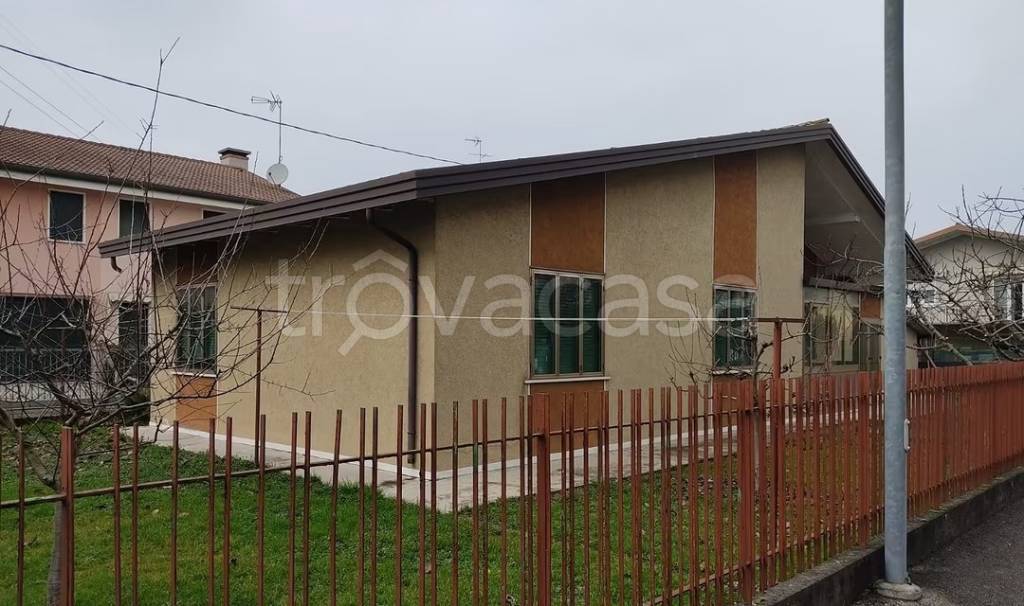 casa indipendente in vendita a Martellago in zona Olmo