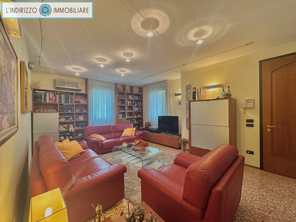 casa indipendente in vendita a Martellago in zona Olmo