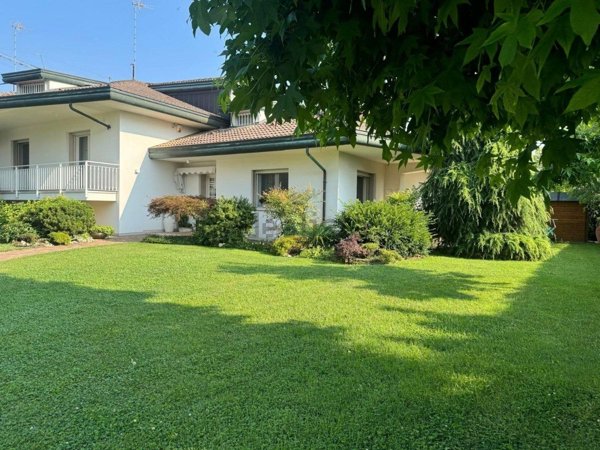 casa indipendente in vendita a Martellago in zona Maerne