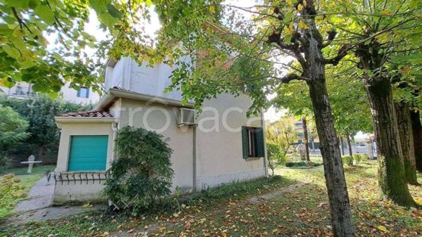 casa indipendente in vendita a Martellago in zona Maerne
