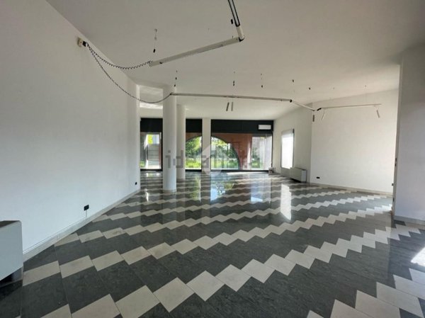 negozio in vendita a Martellago
