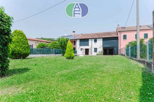 casa indipendente in vendita a Martellago in zona Maerne