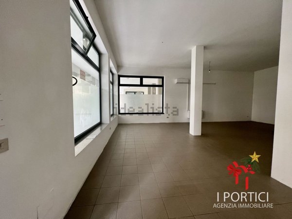 negozio in vendita a Martellago