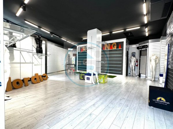 negozio in vendita a Martellago