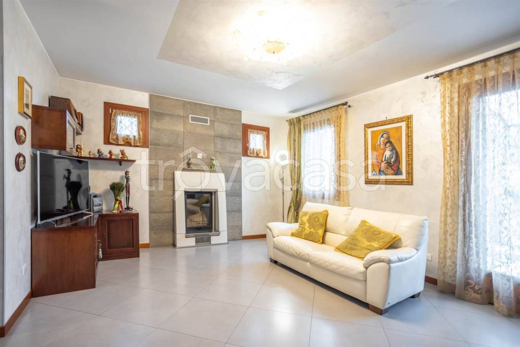 casa indipendente in vendita a Martellago in zona Olmo