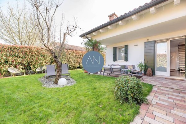 casa indipendente in vendita a Martellago in zona Maerne