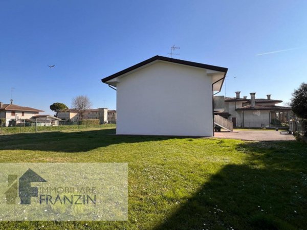 casa indipendente in vendita a Meolo in zona Losson della Battaglia