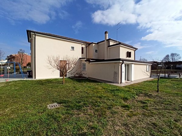 casa indipendente in vendita a Meolo in zona Losson della Battaglia