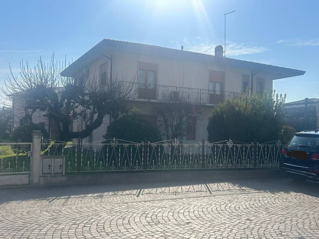 appartamento in vendita a Meolo in zona Losson della Battaglia