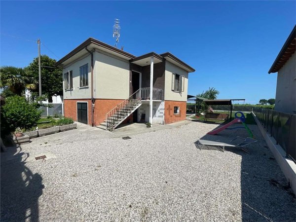 casa indipendente in vendita a Meolo in zona Marteggia