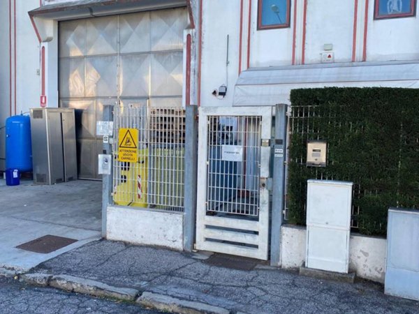 locale commerciale in vendita a Mira