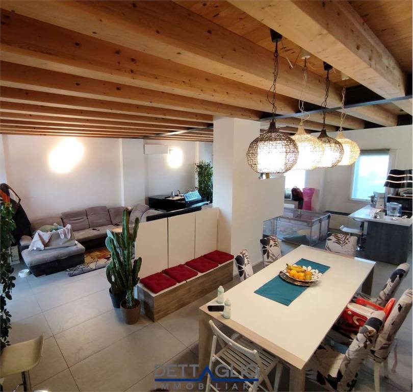 casa indipendente in vendita a Mira in zona Piazza Vecchia