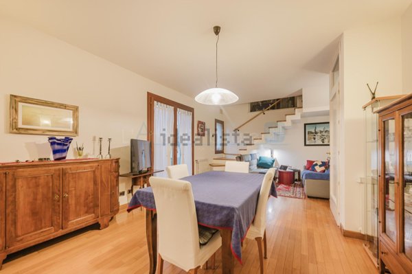casa indipendente in vendita a Mira in zona Piazza Vecchia
