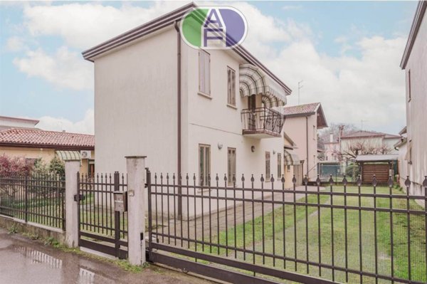 casa indipendente in vendita a Mira in zona Giovanni XXIII