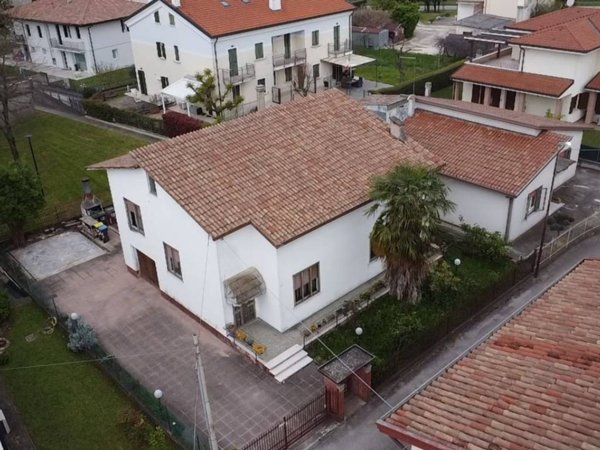 casa indipendente in vendita a Mira