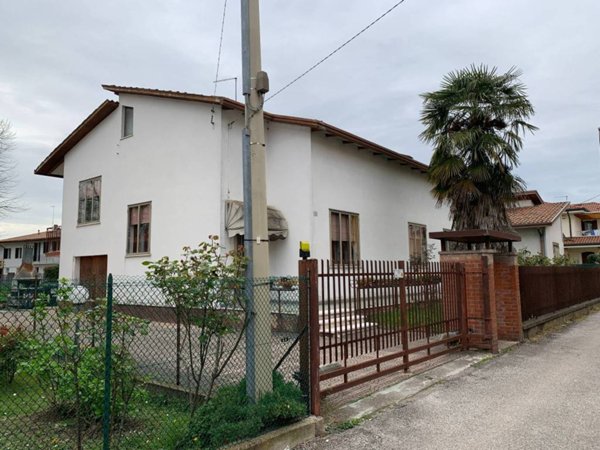 casa indipendente in vendita a Mira