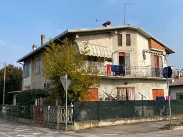 appartamento in vendita a Mira in zona Giovanni XXIII