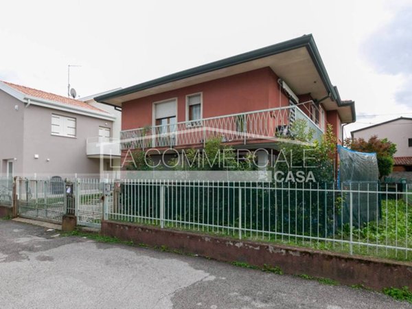 casa indipendente in vendita a Mira