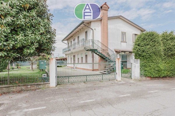 casa indipendente in vendita a Mira in zona Marano