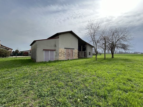 quadrivano in vendita a Mira