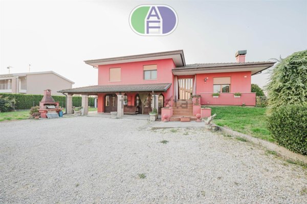 casa indipendente in vendita a Mira in zona Marano