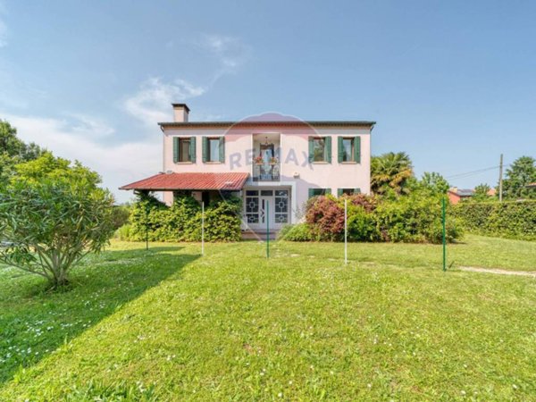 casa indipendente in vendita a Mira in zona Piazza Vecchia