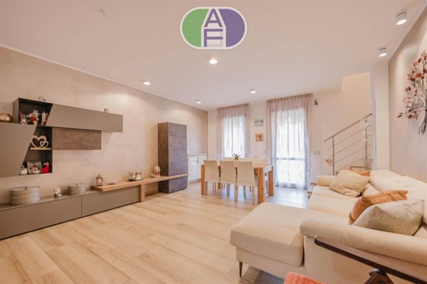 casa indipendente in vendita a Mira in zona Piazza Vecchia