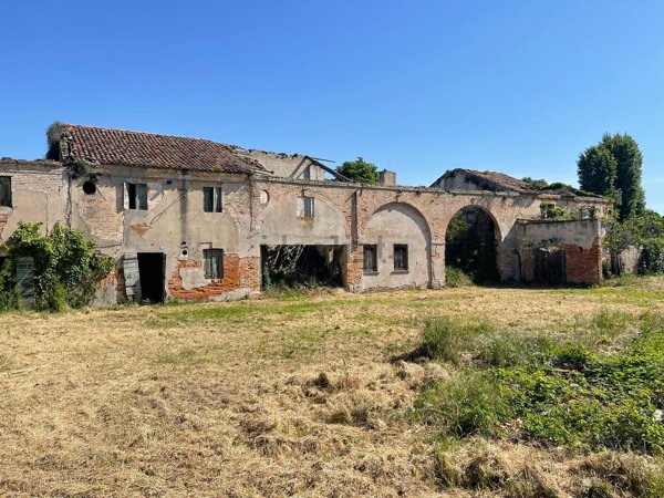 rudere in vendita a Mira