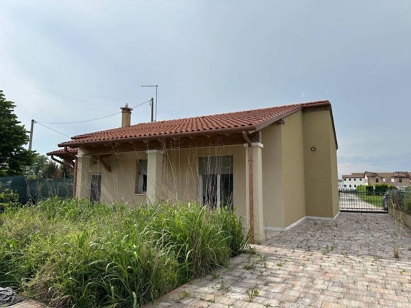 casa indipendente in vendita a Mira in zona Piazza Vecchia
