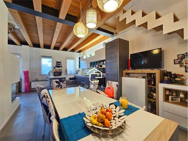 casa indipendente in vendita a Mira in zona Piazza Vecchia
