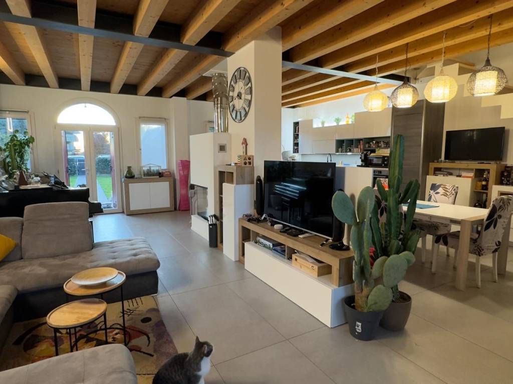 casa indipendente in vendita a Mira in zona Piazza Vecchia