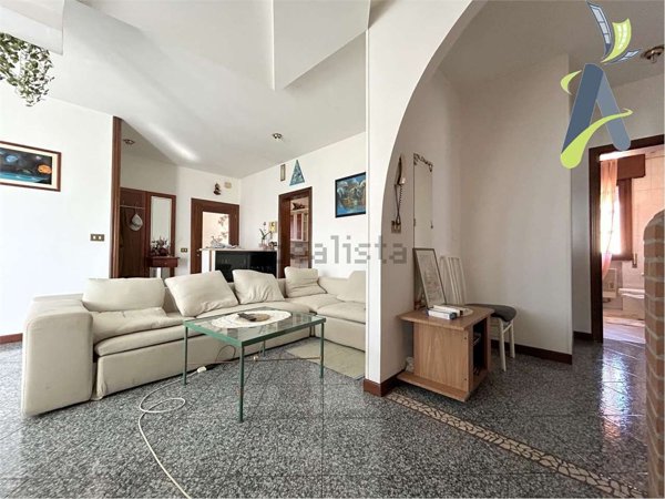 casa indipendente in vendita a Mira in zona Dogaletto