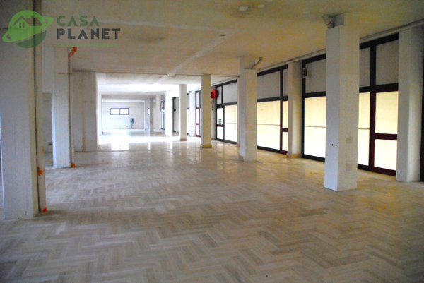 locale commerciale in vendita a Mira