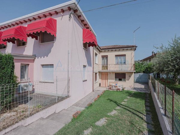casa indipendente in vendita a Mira in zona Giovanni XXIII