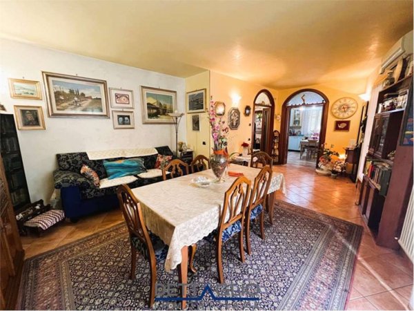 casa indipendente in vendita a Mira in zona Piazza Vecchia
