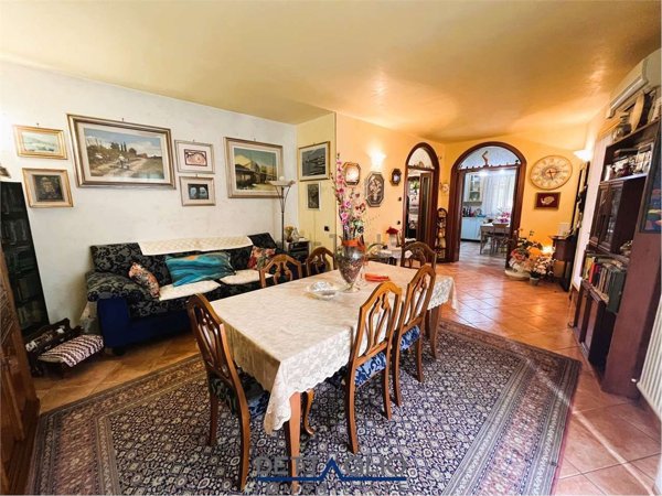 casa indipendente in vendita a Mira in zona Piazza Vecchia