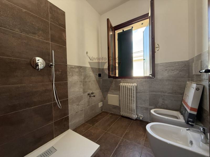 casa indipendente in vendita a Mira in zona Piazza Vecchia
