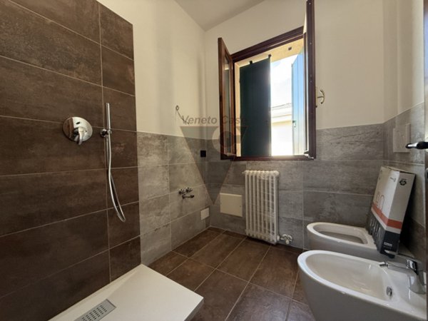 casa indipendente in vendita a Mira in zona Piazza Vecchia
