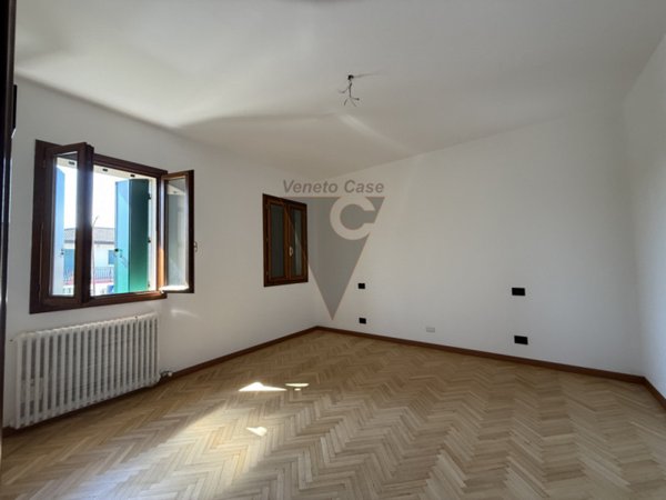 casa indipendente in vendita a Mira in zona Piazza Vecchia