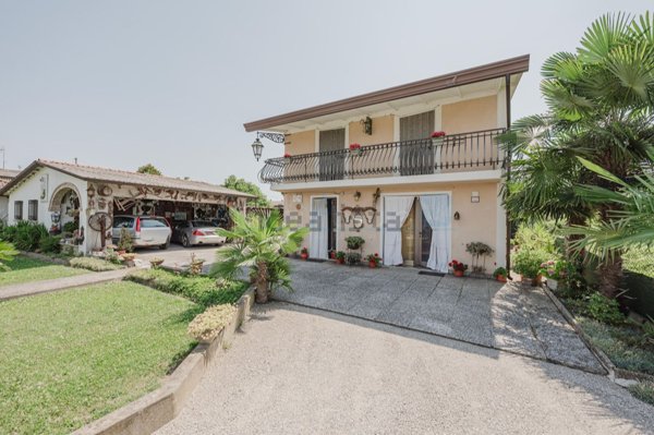 appartamento in vendita a Mira in zona Piazza Vecchia