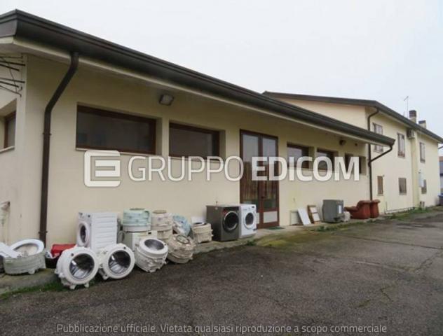 locale commerciale in vendita a Mira