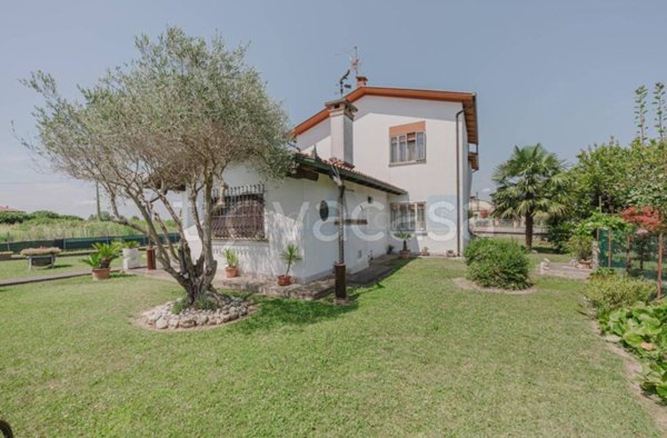casa indipendente in vendita a Mira in zona Piazza Vecchia