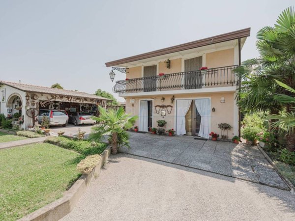 appartamento in vendita a Mira in zona Piazza Vecchia