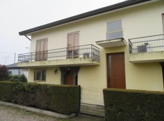 casa indipendente in vendita a Mira in zona Piazza Vecchia