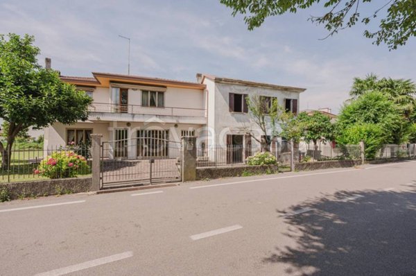 casa indipendente in vendita a Mira in zona Giovanni XXIII