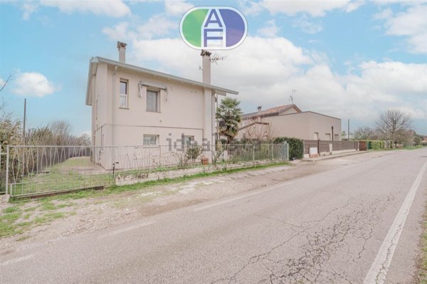 casa indipendente in vendita a Mira in zona Marano