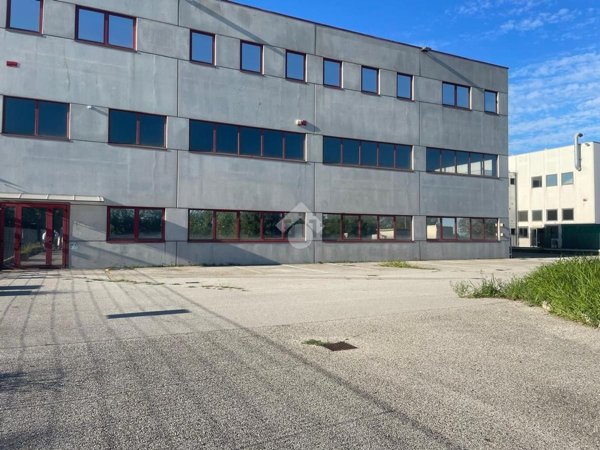 capannone in vendita a Mira