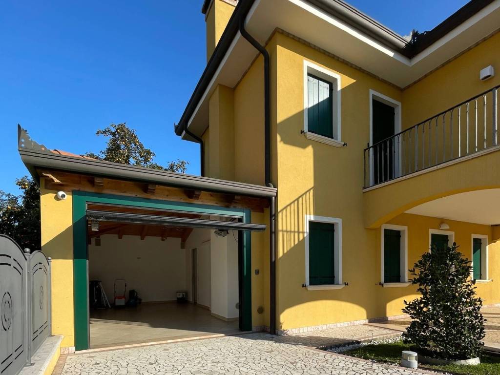 casa indipendente in vendita a Mira